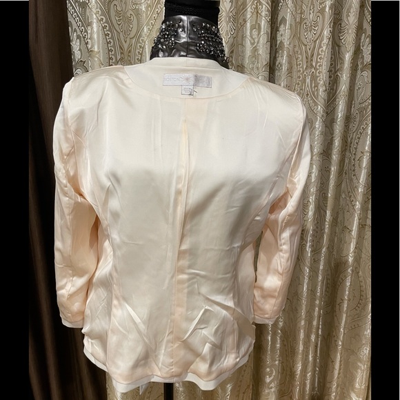 White fancy blazer - Picture 12 of 16